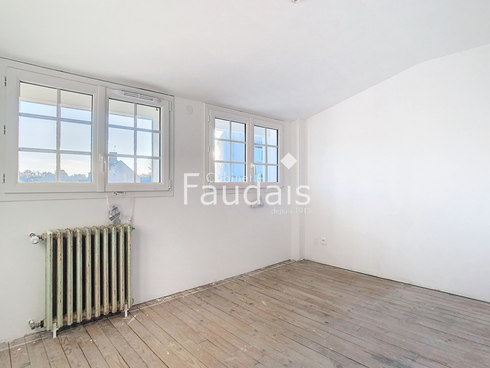 
                                                Vente
                                                 Maison rénovée avec vie de plain-pied PONT-HEBERT