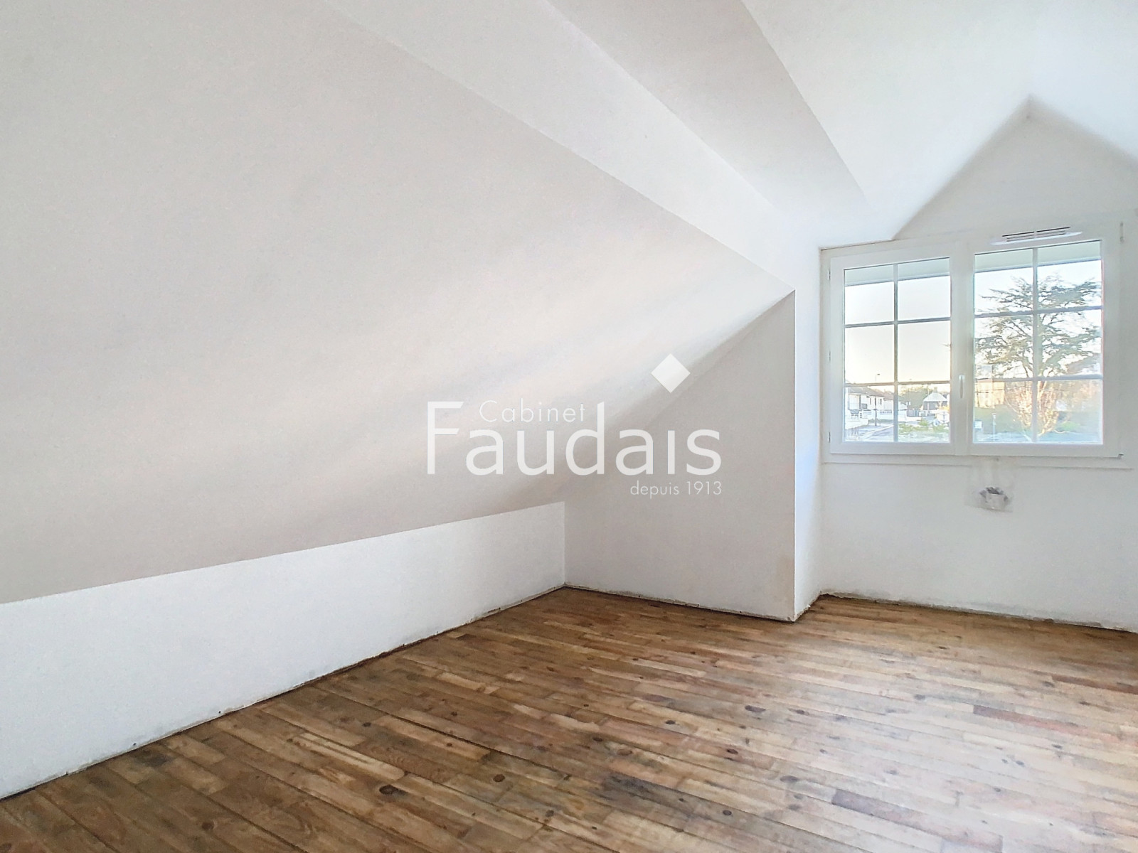 
                                                Vente
                                                 Maison rénovée avec vie de plain-pied PONT-HEBERT