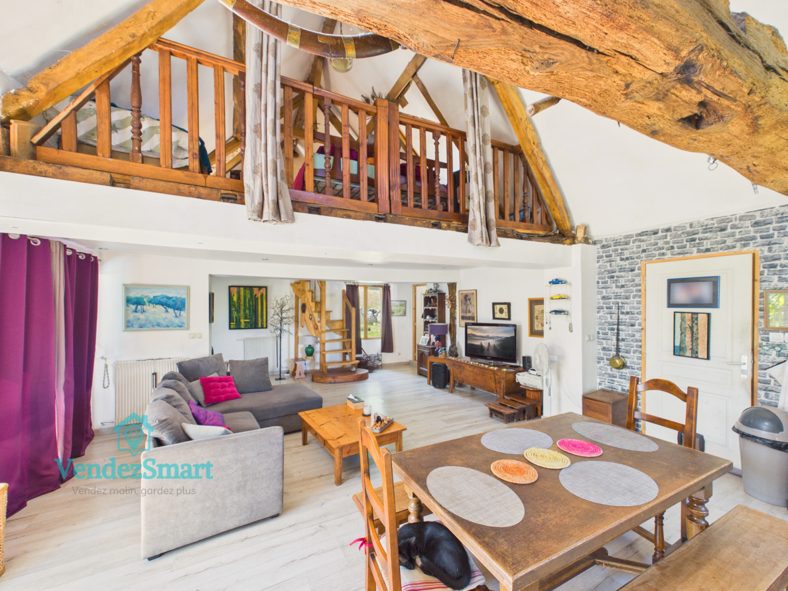 
                                                Vente
                                                 Maison rénovée, Lieu unique sans vis-à-vis – Vue exceptionnelle – Charme et nature