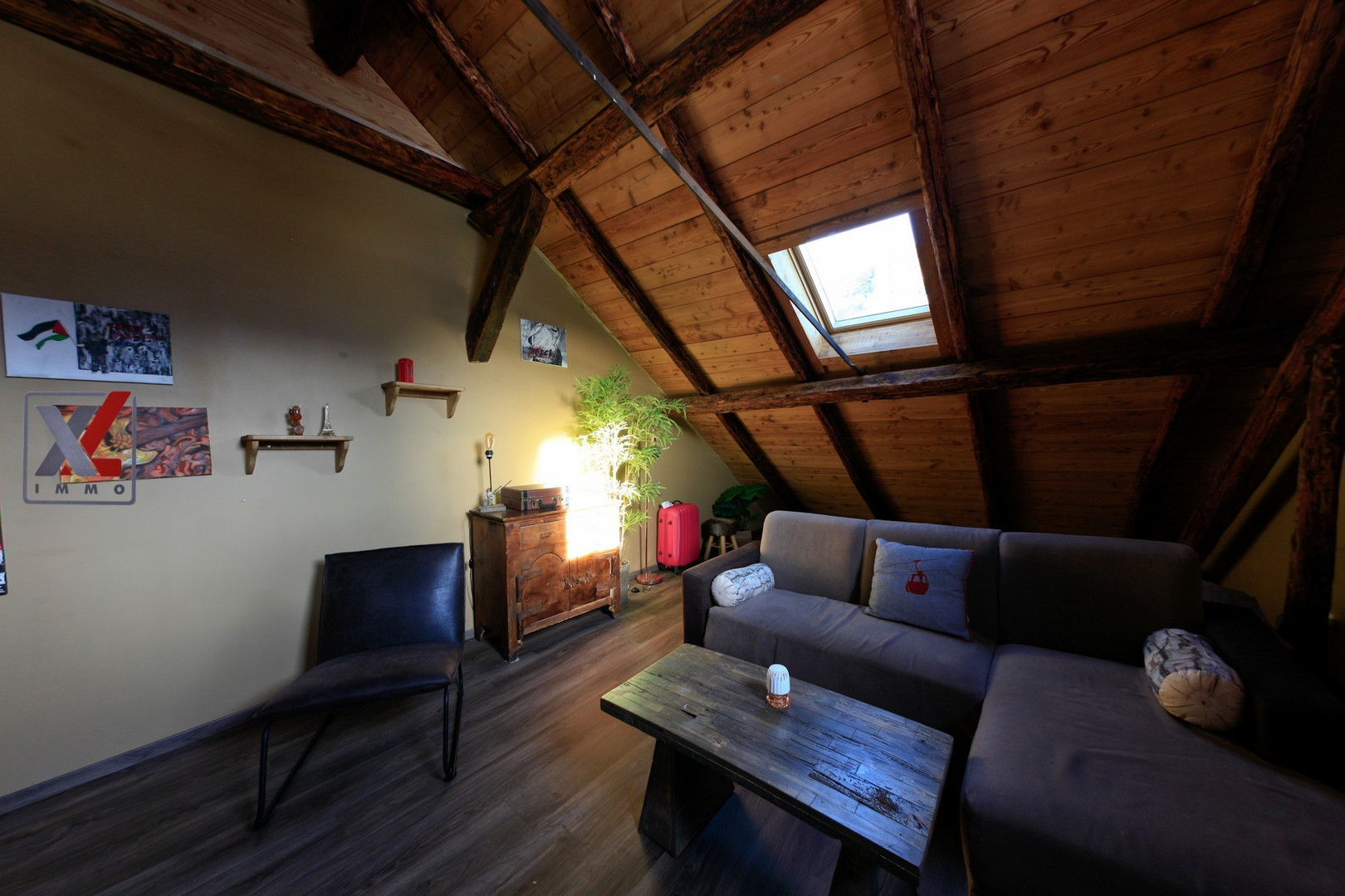 
                                                Vente
                                                 MAISON + RESTAURANT