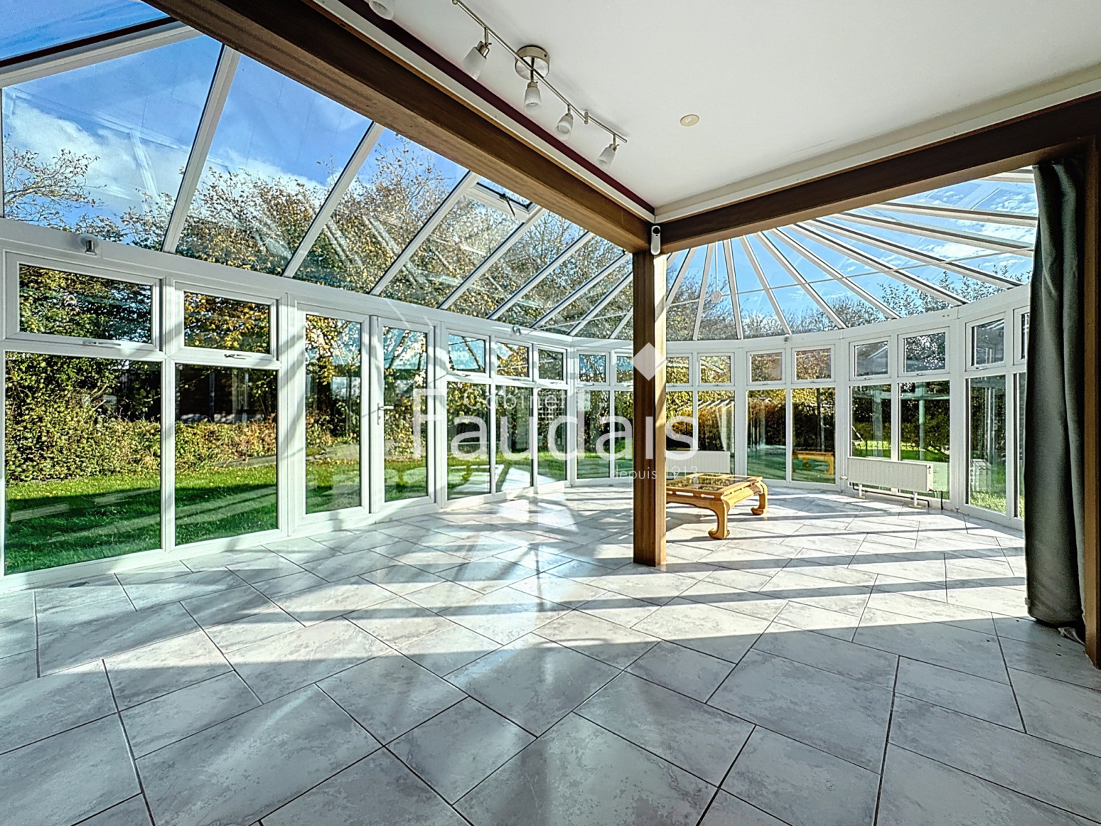 
                                                Vente
                                                 Maison Saint-Gilles volumes généreux 189 m2 