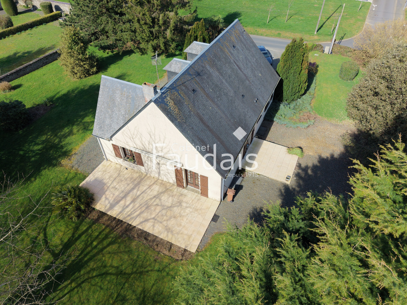 
                                                Vente
                                                 Maison Saint-Lô 3 -chambres  