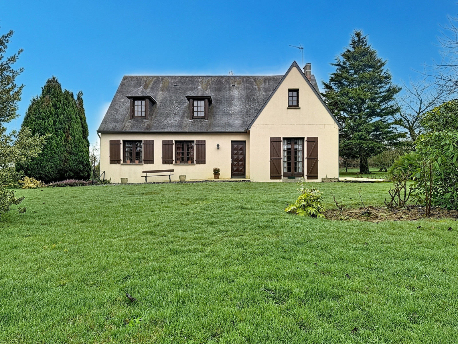 
                                                Vente
                                                 Maison Saint-Lô 3 -chambres  