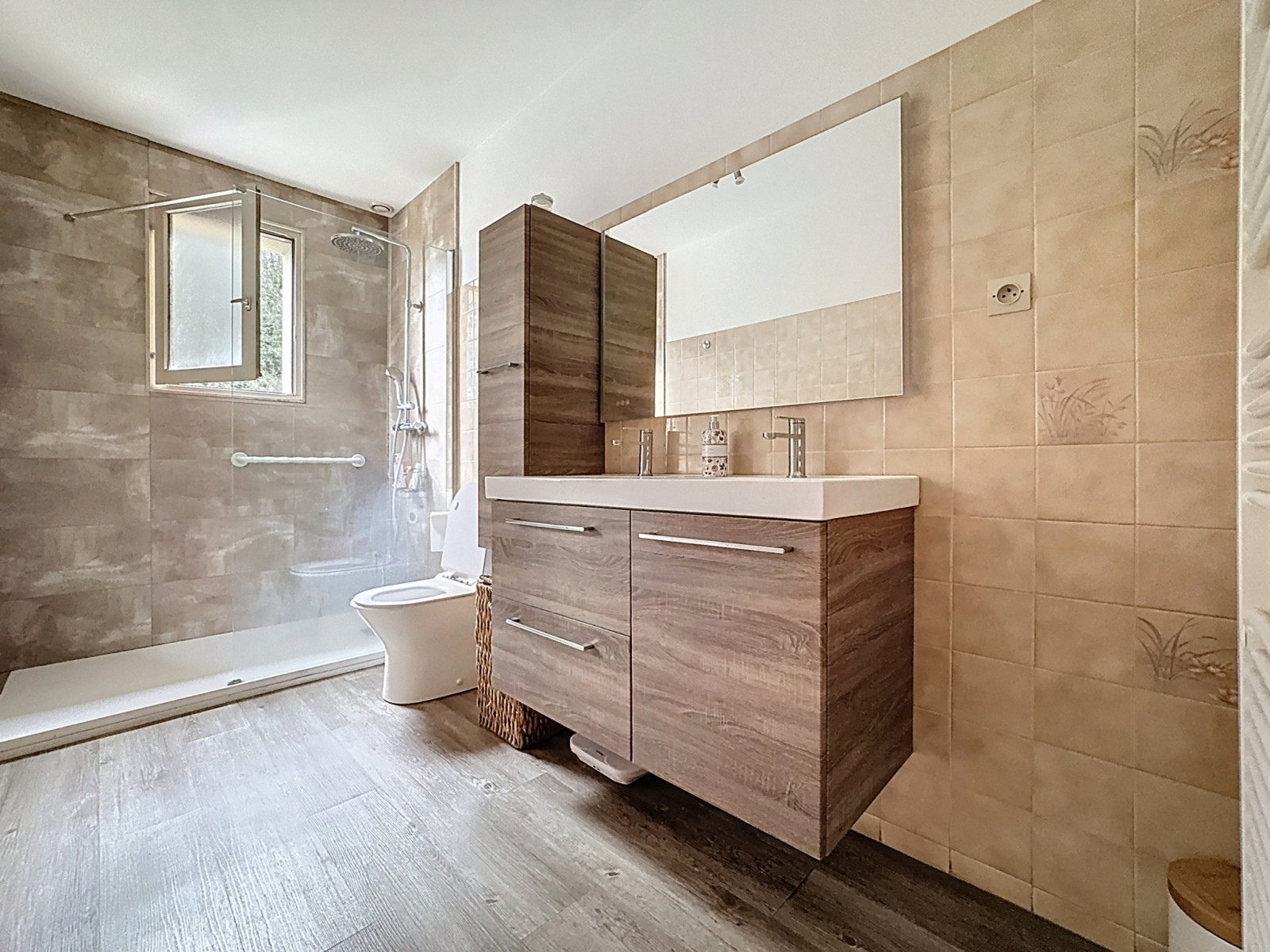 
                                                Vente
                                                 Maison Saint-Lô 3 -chambres  