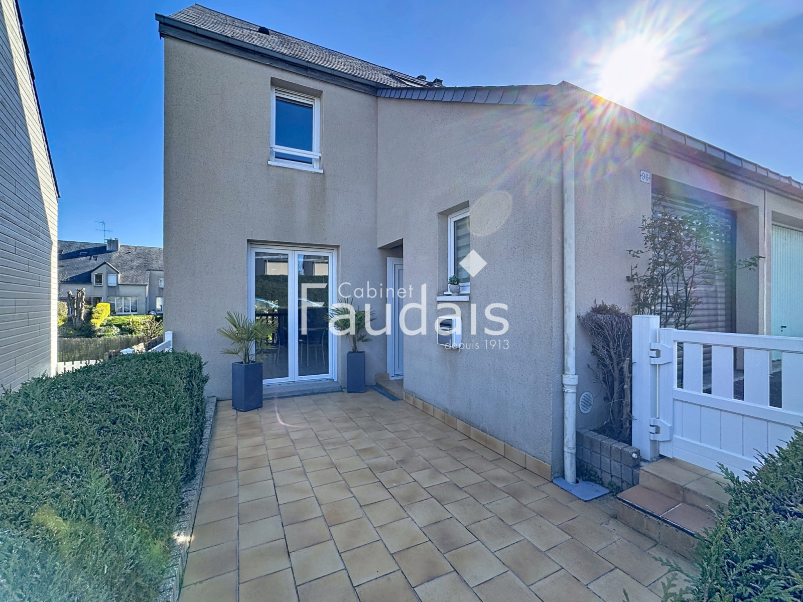 
                                                Vente
                                                 Maison SAINT-LO quartier Hôpital 