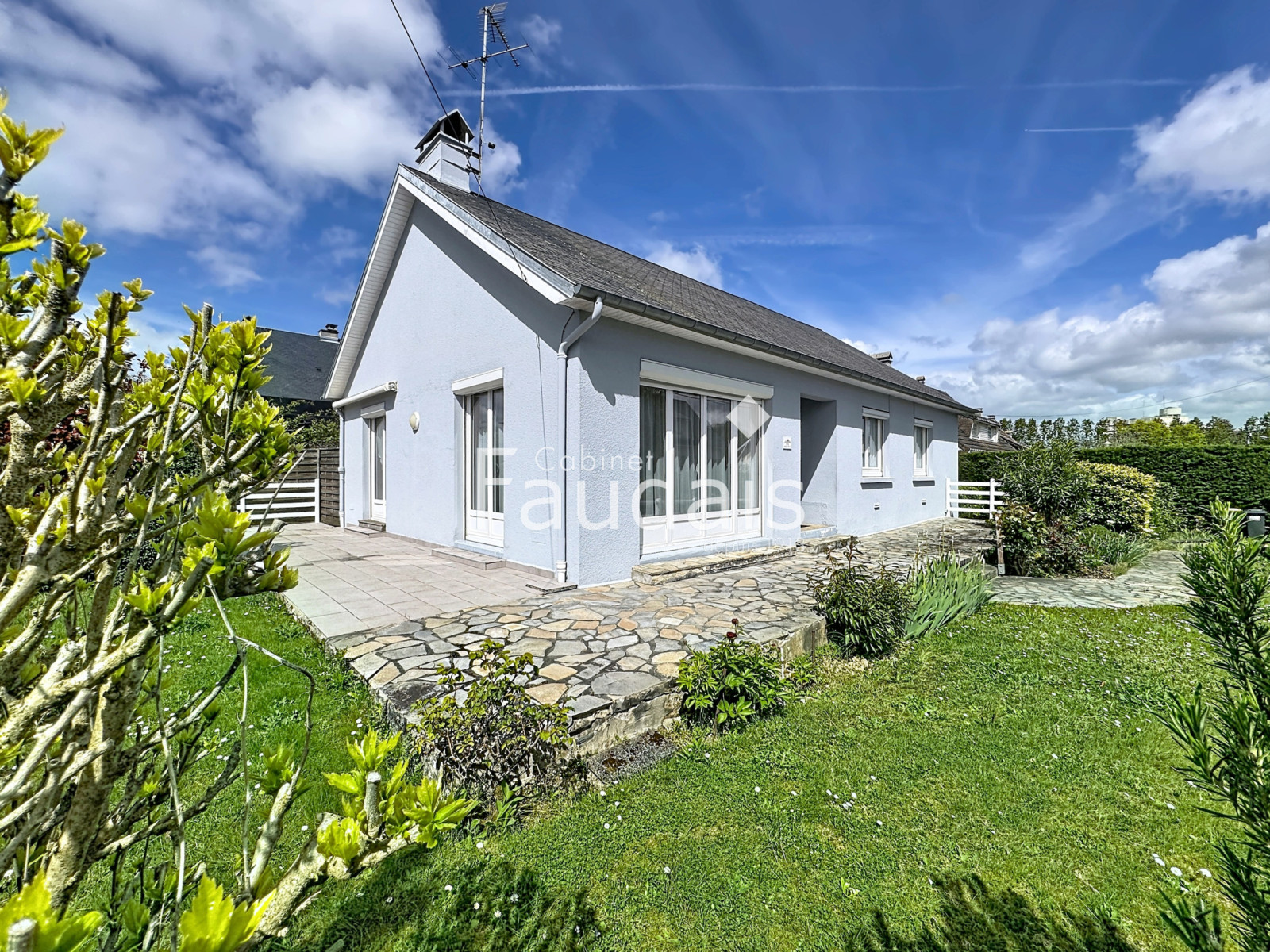 
                                                Vente
                                                 Maison SAINT-LO secteur hôpital avec une vie de plain pied 