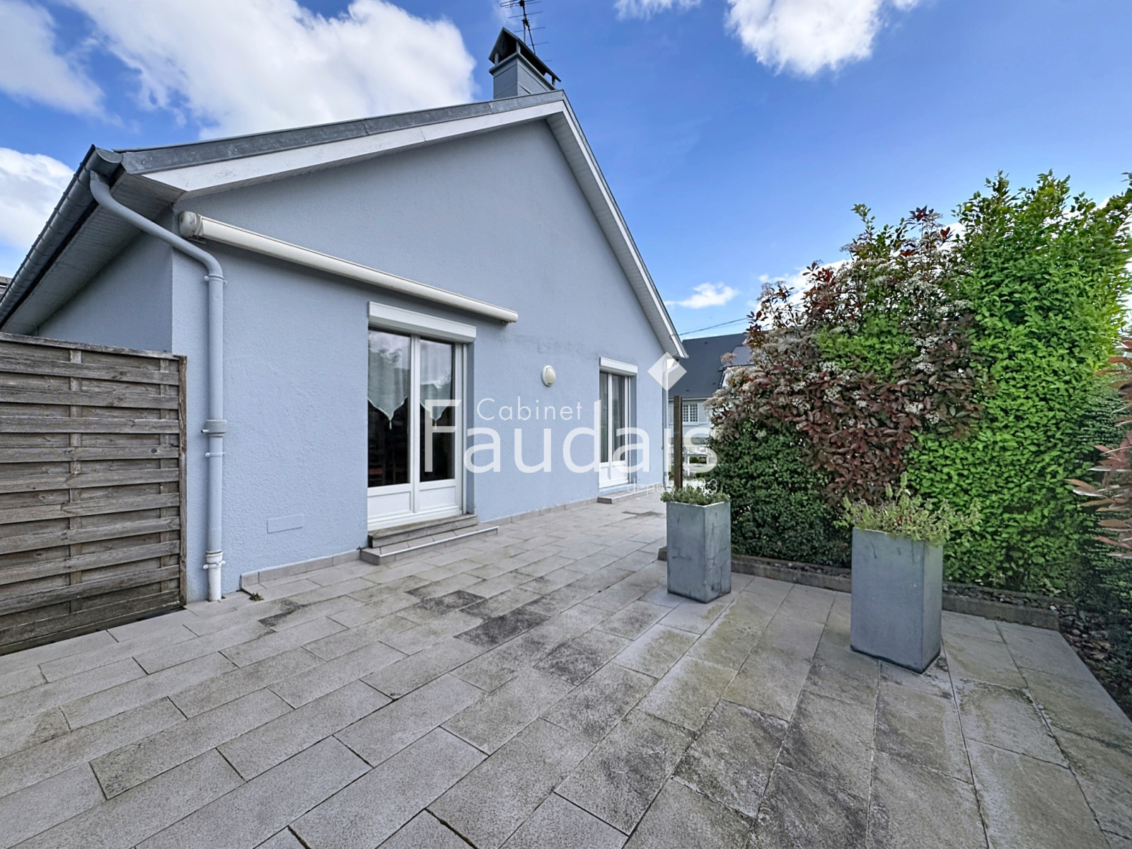 
                                                Vente
                                                 Maison SAINT-LO secteur hôpital avec une vie de plain pied 