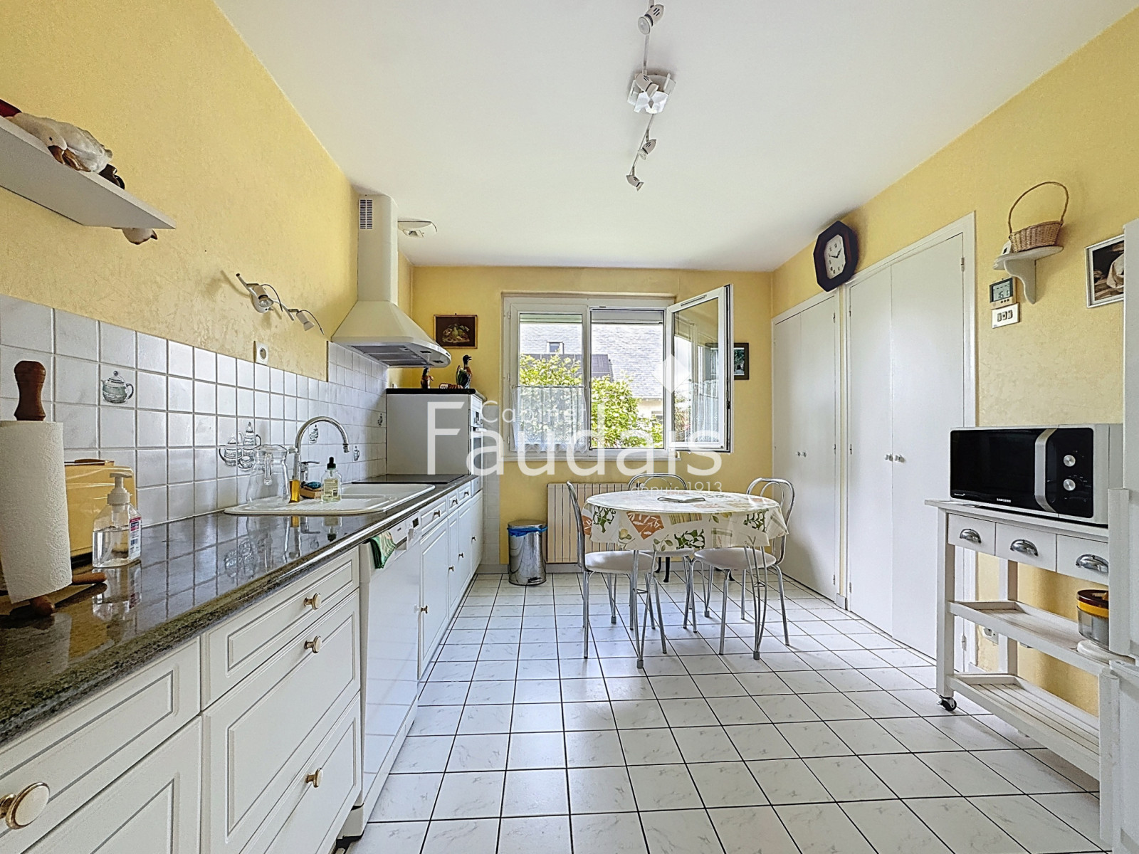 
                                                Vente
                                                 Maison SAINT-LO secteur hôpital avec une vie de plain pied 