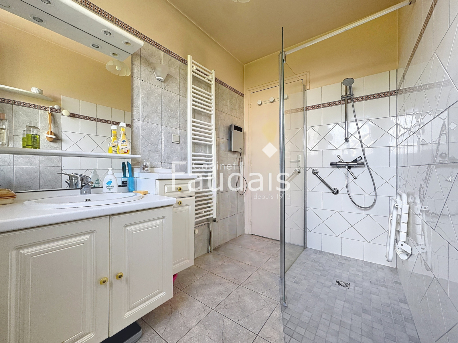 
                                                Vente
                                                 Maison SAINT-LO secteur hôpital avec une vie de plain pied 