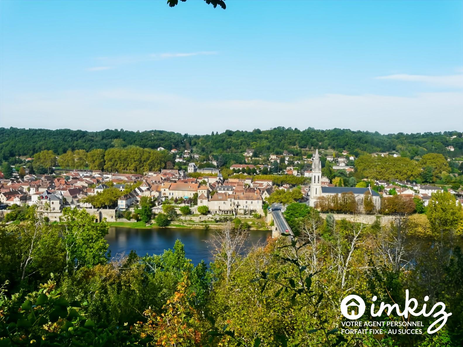 
                                                Vente
                                                 Maison située sur hauteur avec grand terrasse
