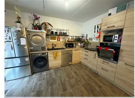 
                                                Vente
                                                 MAISON + STUDIO + PISCINE +BALCON +JARDIN