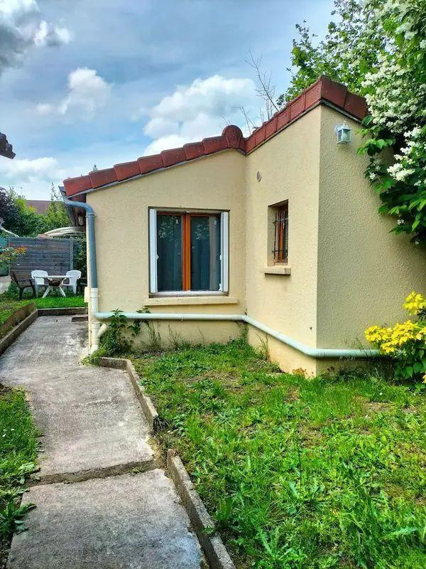 
                                                Location
                                                 Maison studio meublé 22m² à Saint Leu la forêt