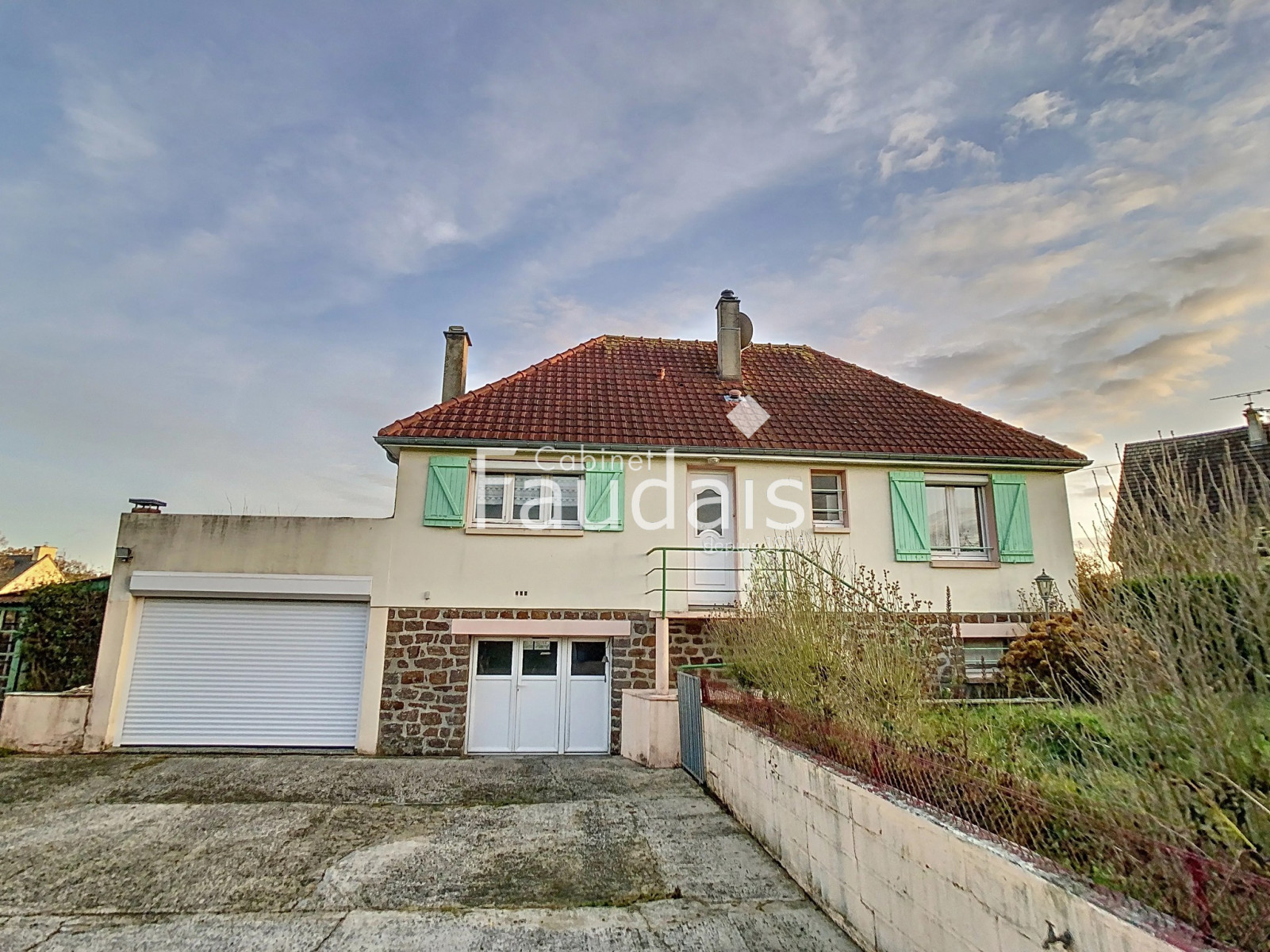 
                                                Vente
                                                 Maison sur sous-sol à CONDE SUR VIRE