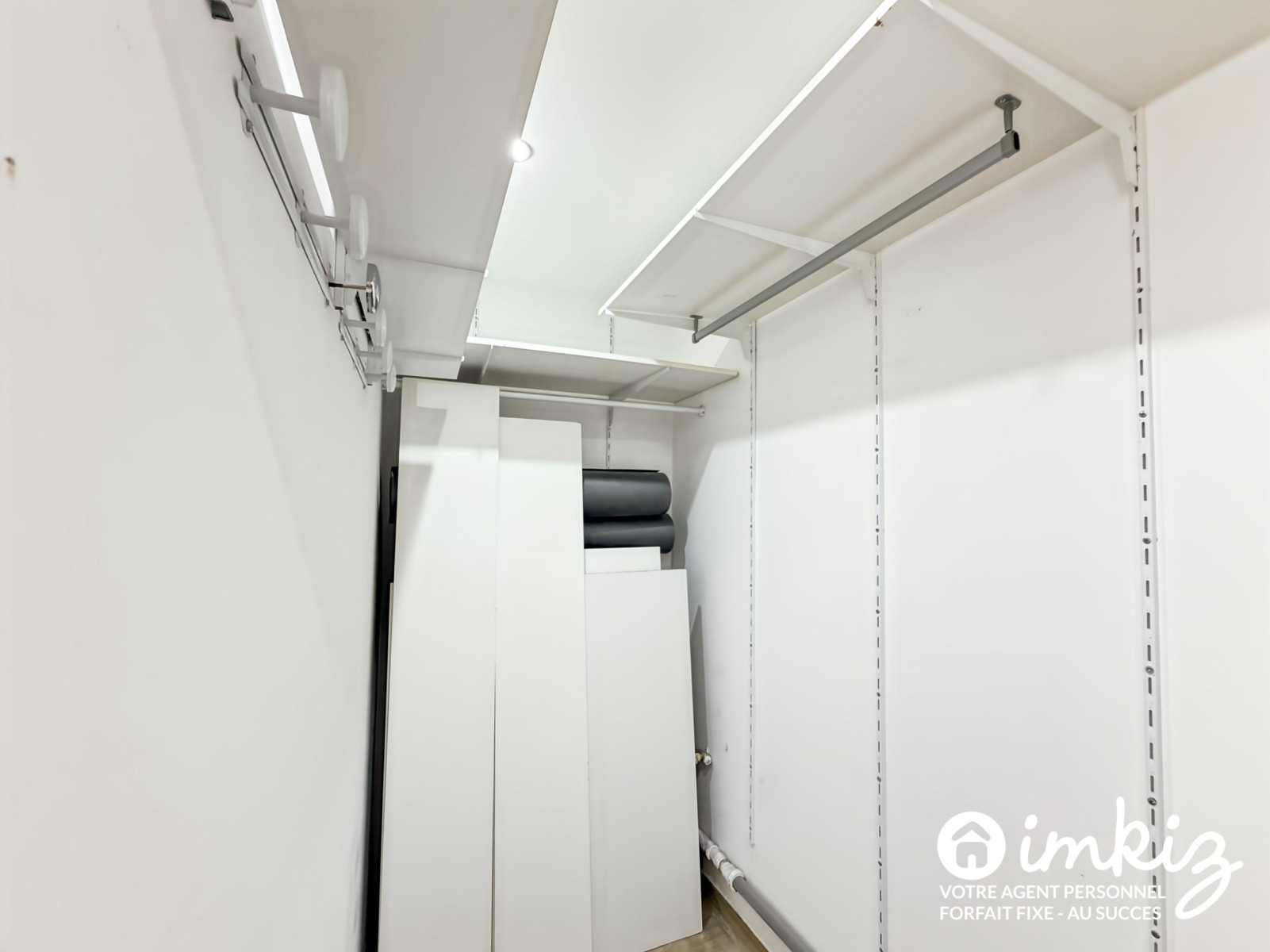 
                                                Vente
                                                 Maison T2 avec jardin en fond d'impasse 12e