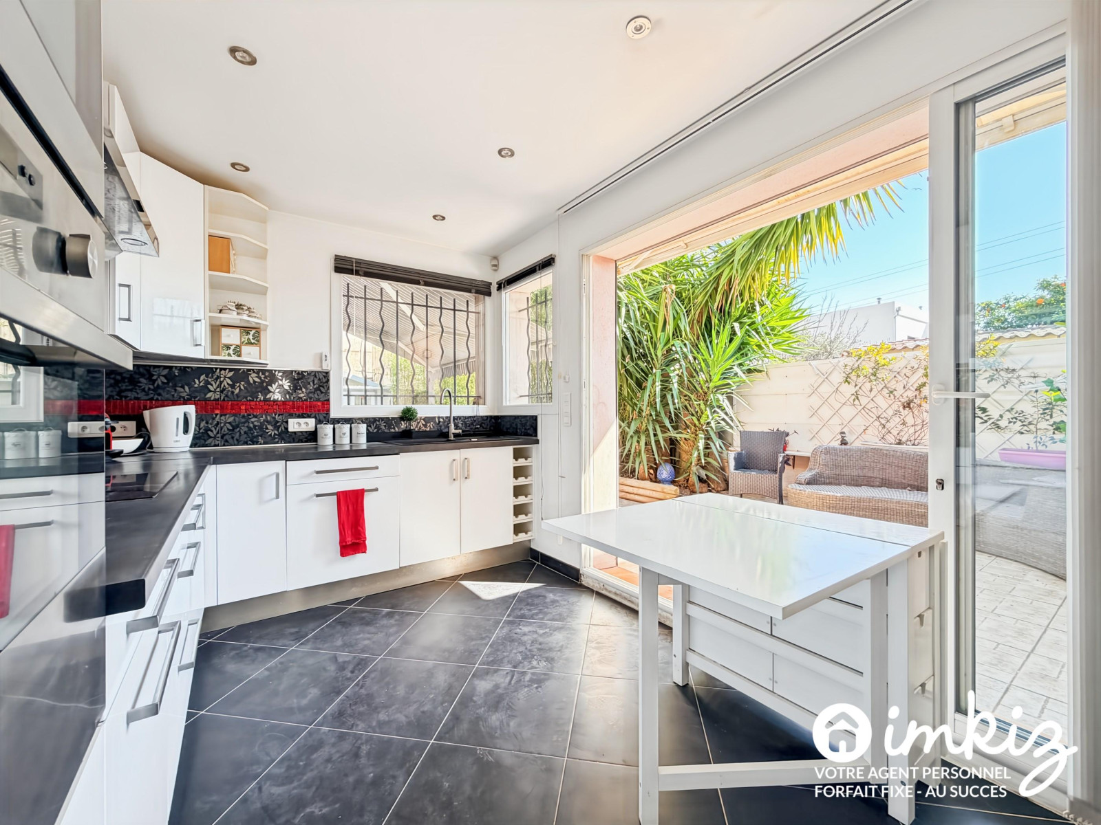 
                                                Vente
                                                 Maison T2 avec jardin en fond d'impasse 12e