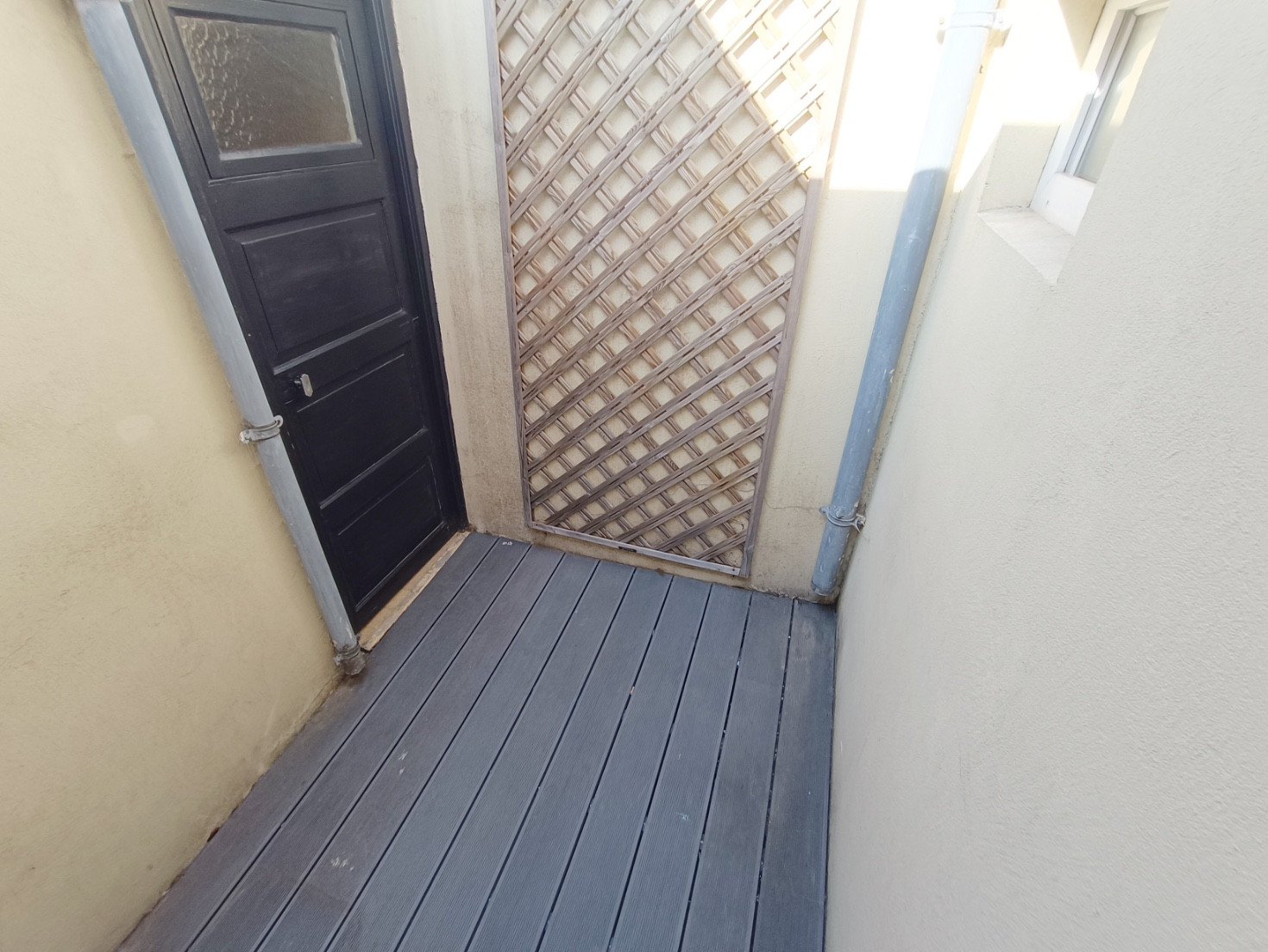 
                                                Location
                                                 Maison T2 bis avec petite cour et cave