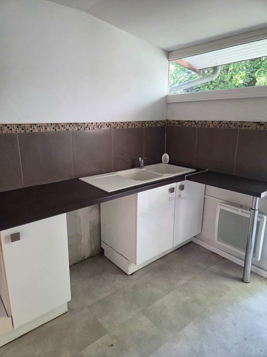 
                                                Location
                                                 Maison T3 75m² à Quinsac