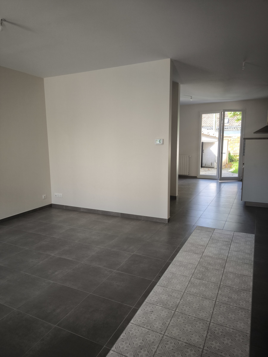 
                                                Location
                                                 Maison T3 86.05m² à Cadillac-sur-Garonne