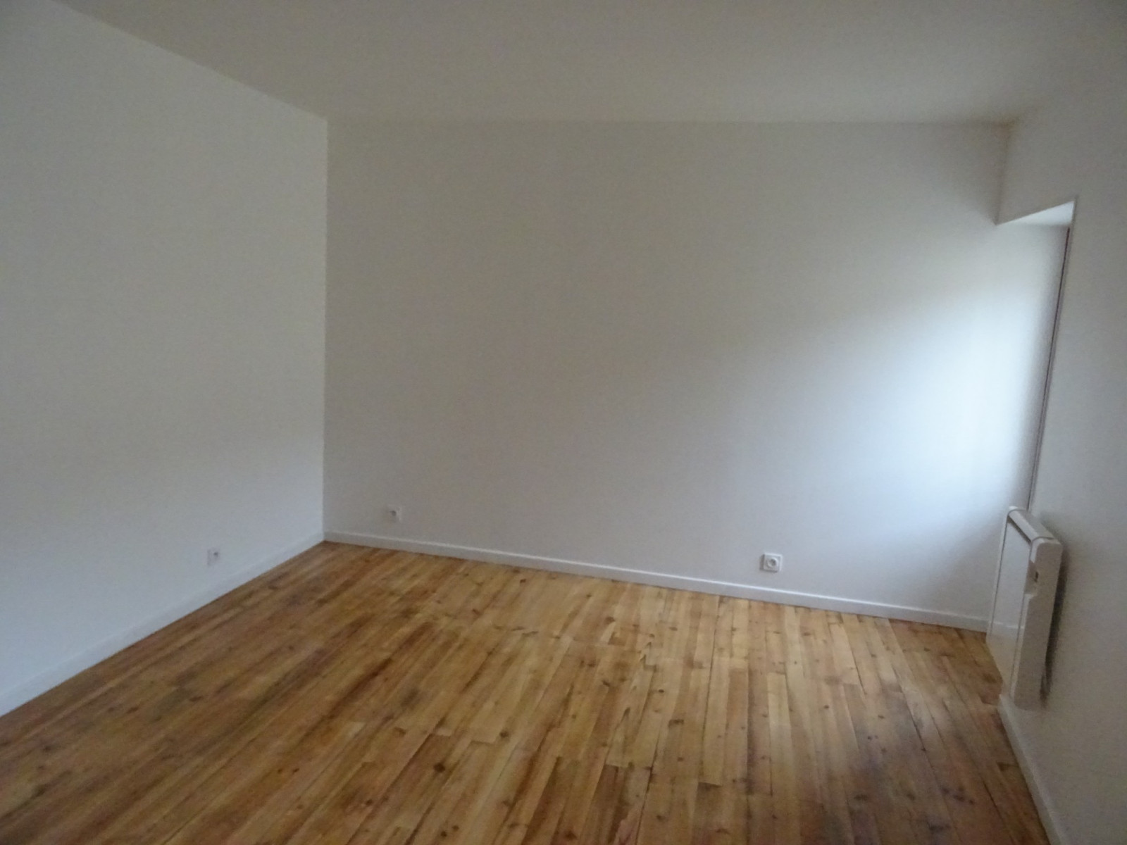 
                                                Location
                                                 Maison T3 92m² à Saint-Germain-du-Puch