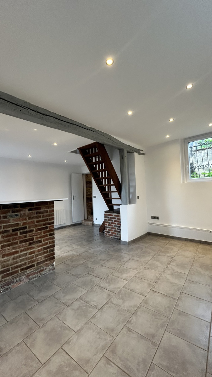 
                                                Location
                                                 Maison T3 à louer