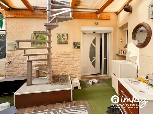 
                                                Vente
                                                 Maison T3 + dépendance, terrasse et jardin.