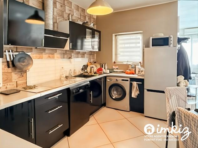 
                                                Vente
                                                 Maison T3 + dépendance, terrasse et jardin.