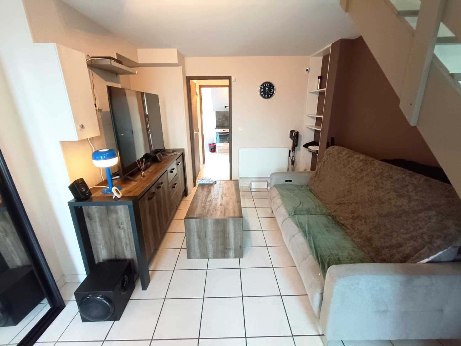
                                                Location
                                                 Appartement T3, double garage, cave