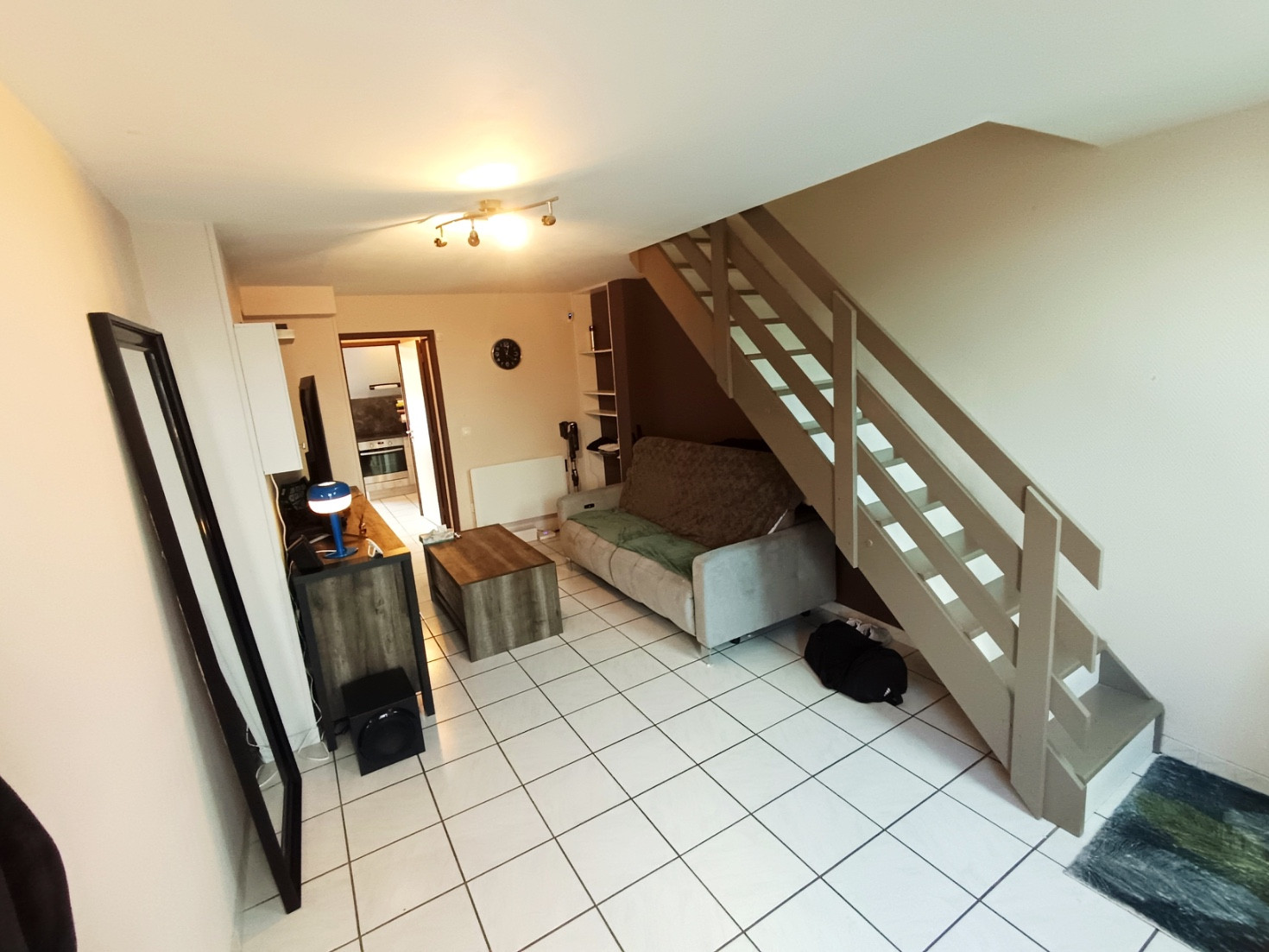 
                                                Location
                                                 Appartement T3, double garage, cave