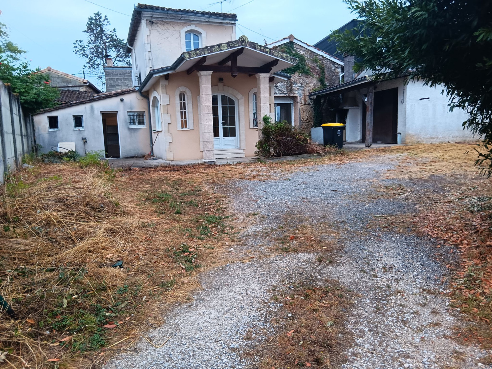 
                                                Location
                                                 Maison T4 129m² à Saint-Caprais-de-Bordeaux