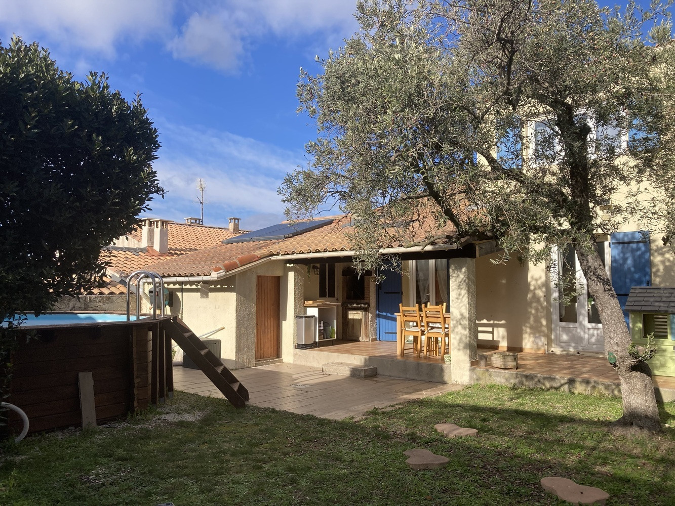 
                                                Vente
                                                 Maison T4, 3 chbres, gge sur 325 m²