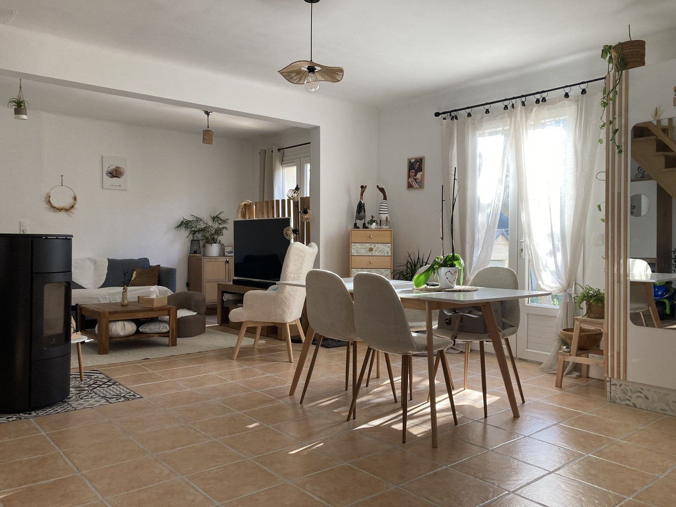 
                                                Vente
                                                 Maison T4, 3 chbres, gge sur 325 m²