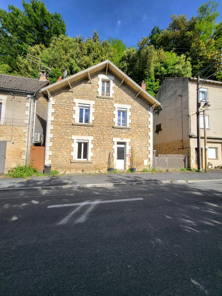 
                                                Location
                                                 Maison T4 73m² à Sarlat-la-Canéda