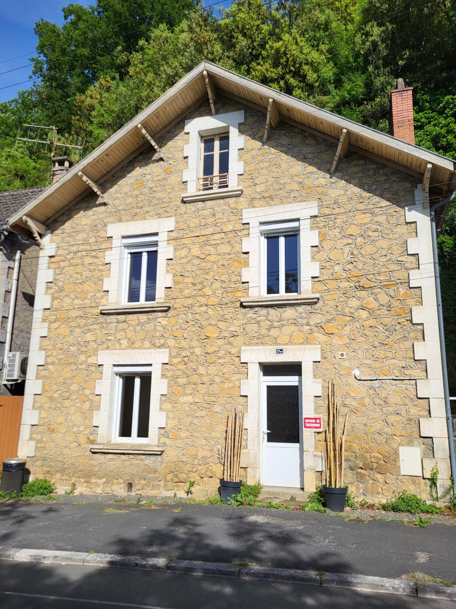 
                                                Location
                                                 Maison T4 73m² à Sarlat-la-Canéda