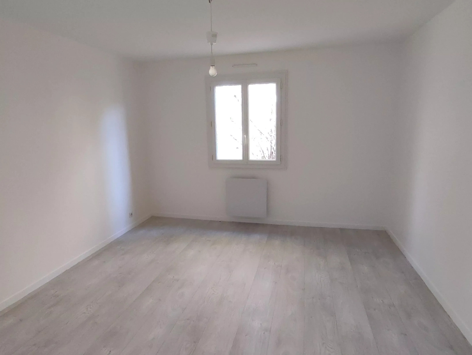 
                                                Location
                                                 Maison T4 89m² à Cambes