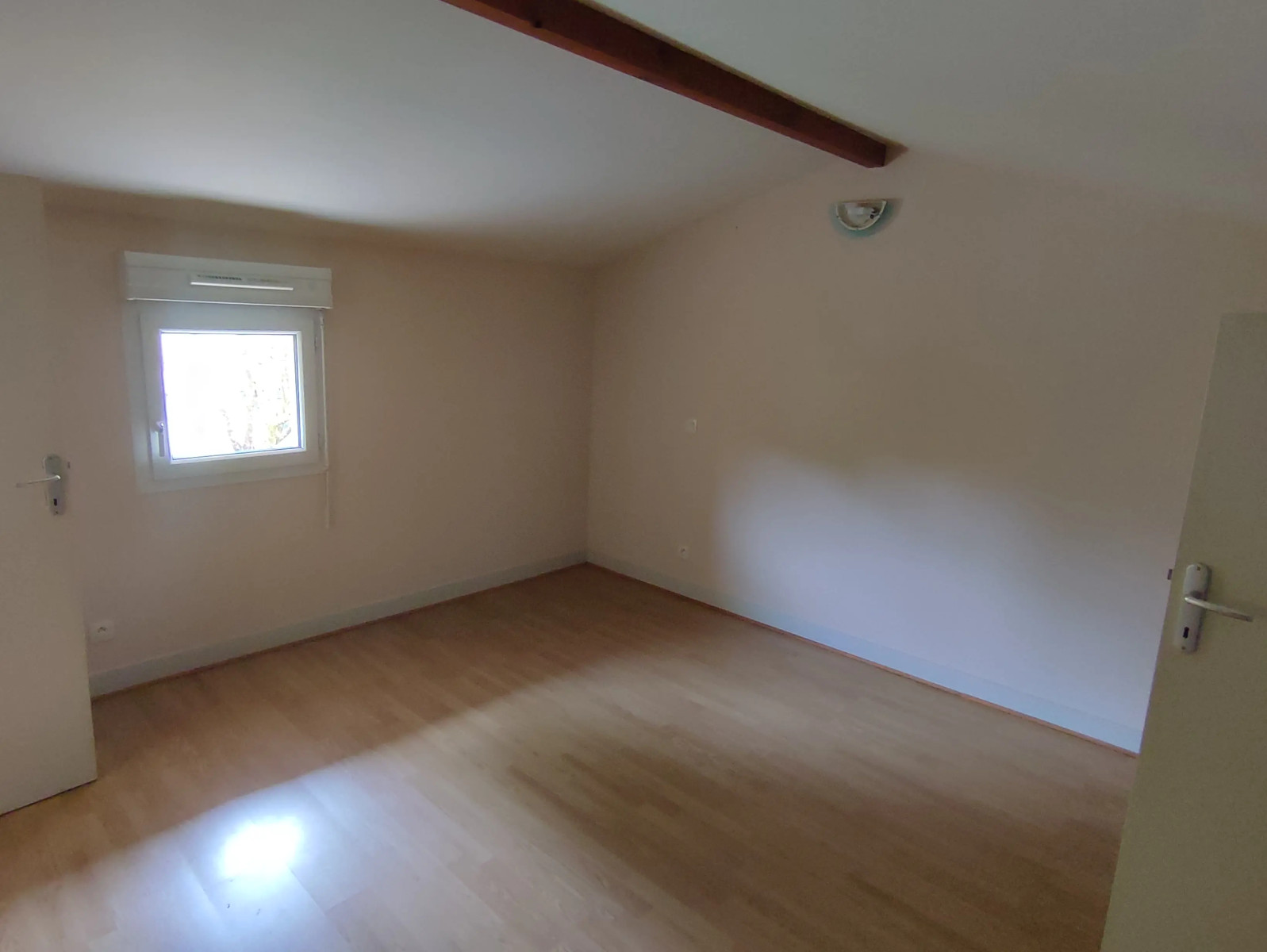 
                                                Location
                                                 Maison T4 98m² à Quinsac