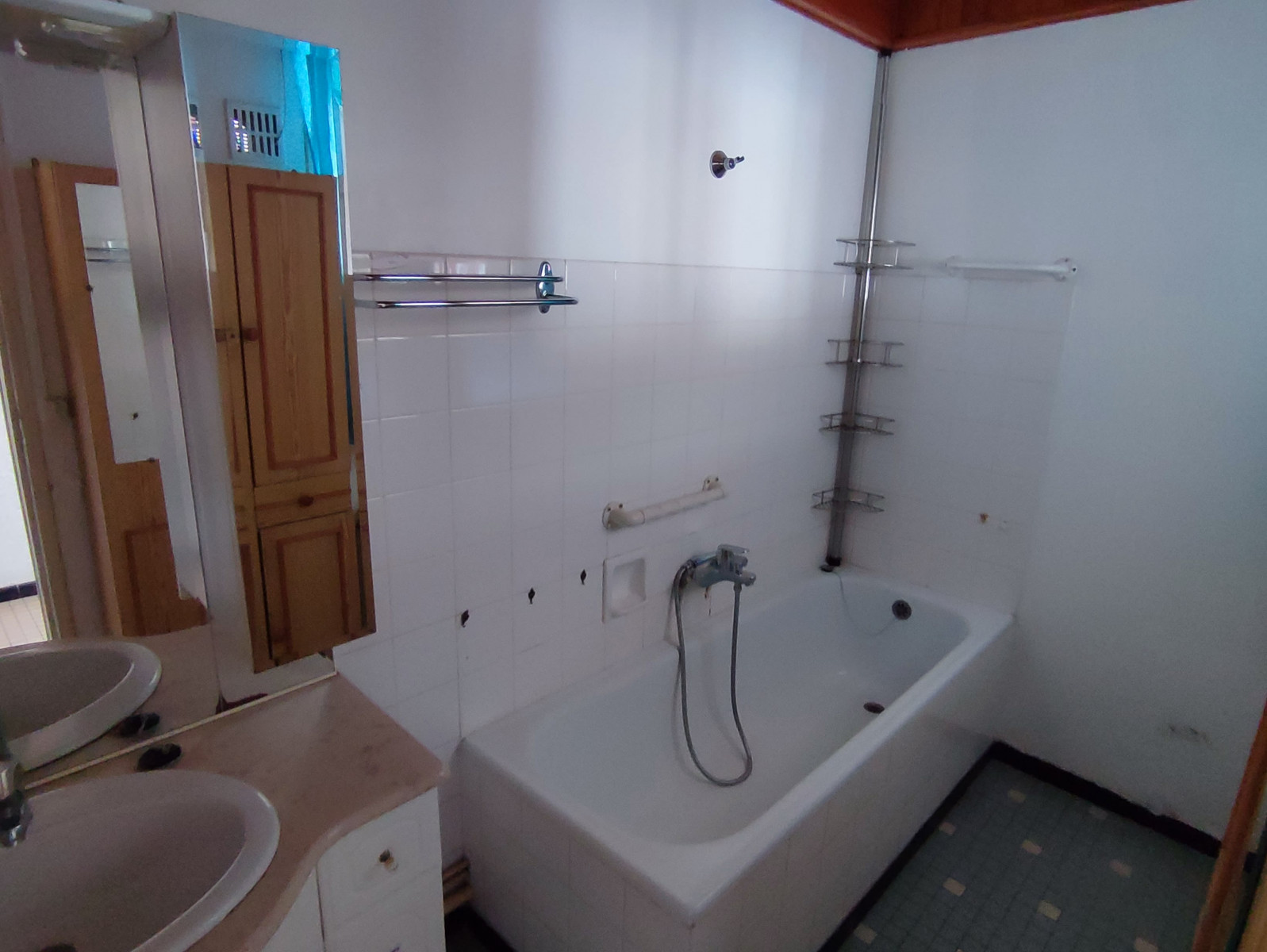 
                                                Vente
                                                 Maison T4 Libre à Cambes