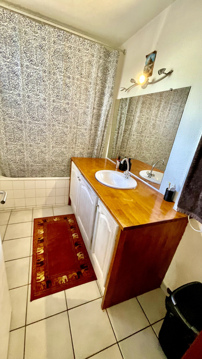 
                                                Vente
                                                 Maison 3 chambres avec garage et jardin à Cenon