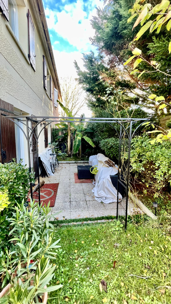 
                                                Vente
                                                 Maison T4 Libre à Cenon