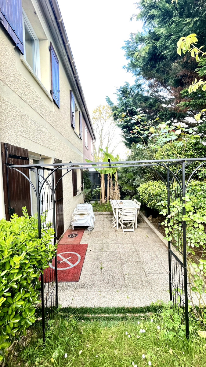 
                                                Vente
                                                 Maison T4 Libre à Cenon