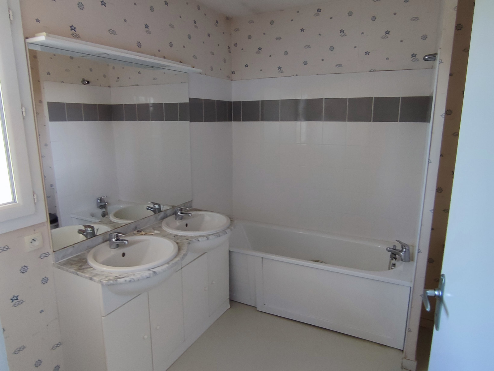 
                                                Vente
                                                 Maison T4 Libre à Villenave-d'Ornon