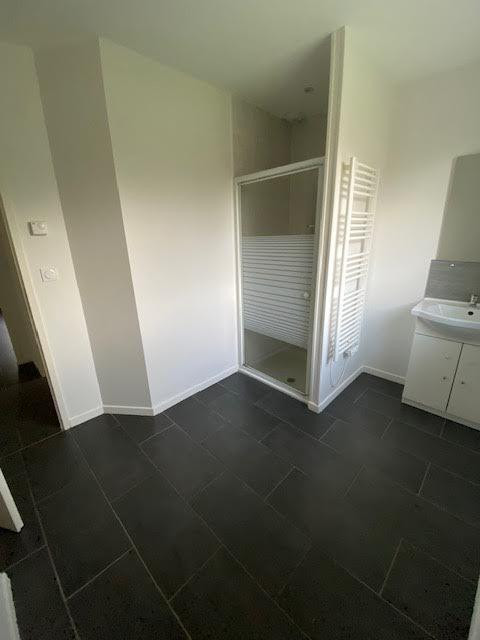 
                                                Location
                                                 Maison T4 villandraut