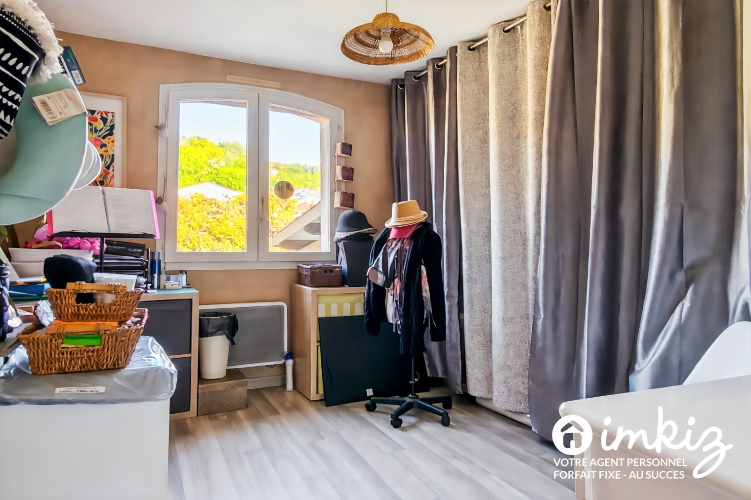 
                                                Vente
                                                 Maison T5 avec grand terrain de 2500 m²