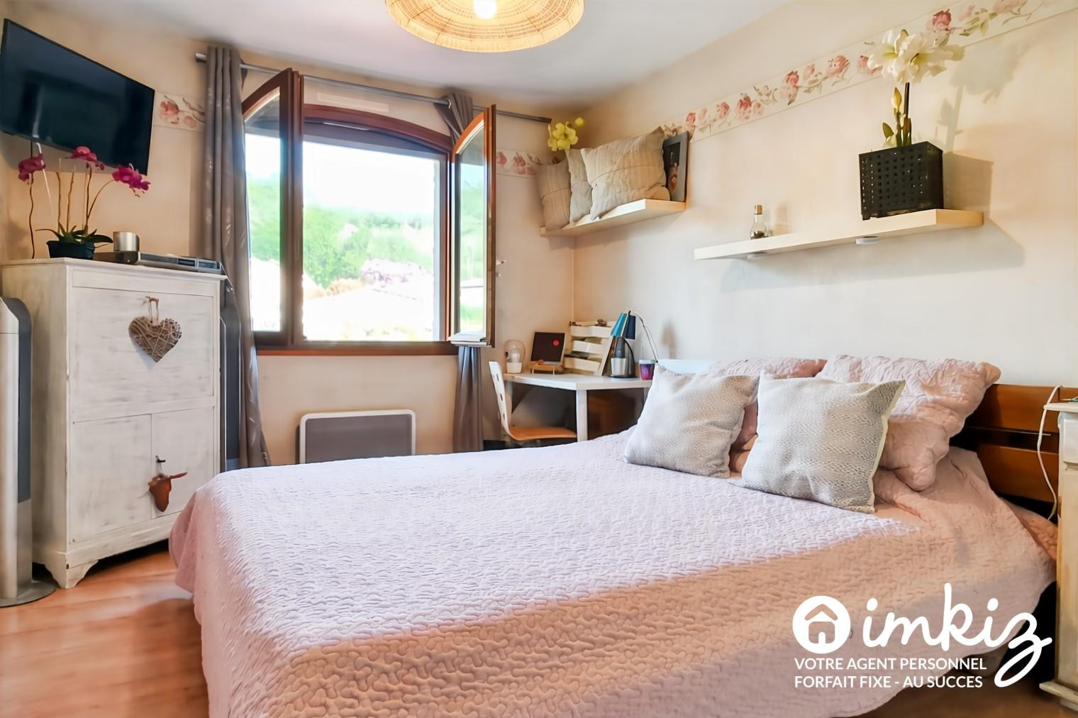 
                                                Vente
                                                 Maison T5 avec grand terrain de 2500 m²