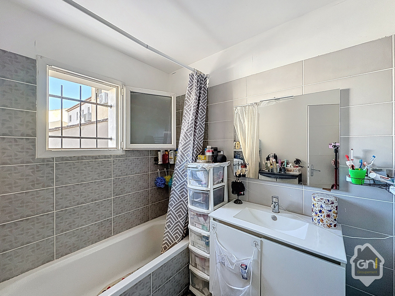 
                                                Vente
                                                 Maison T5 avec jardin et piscine.