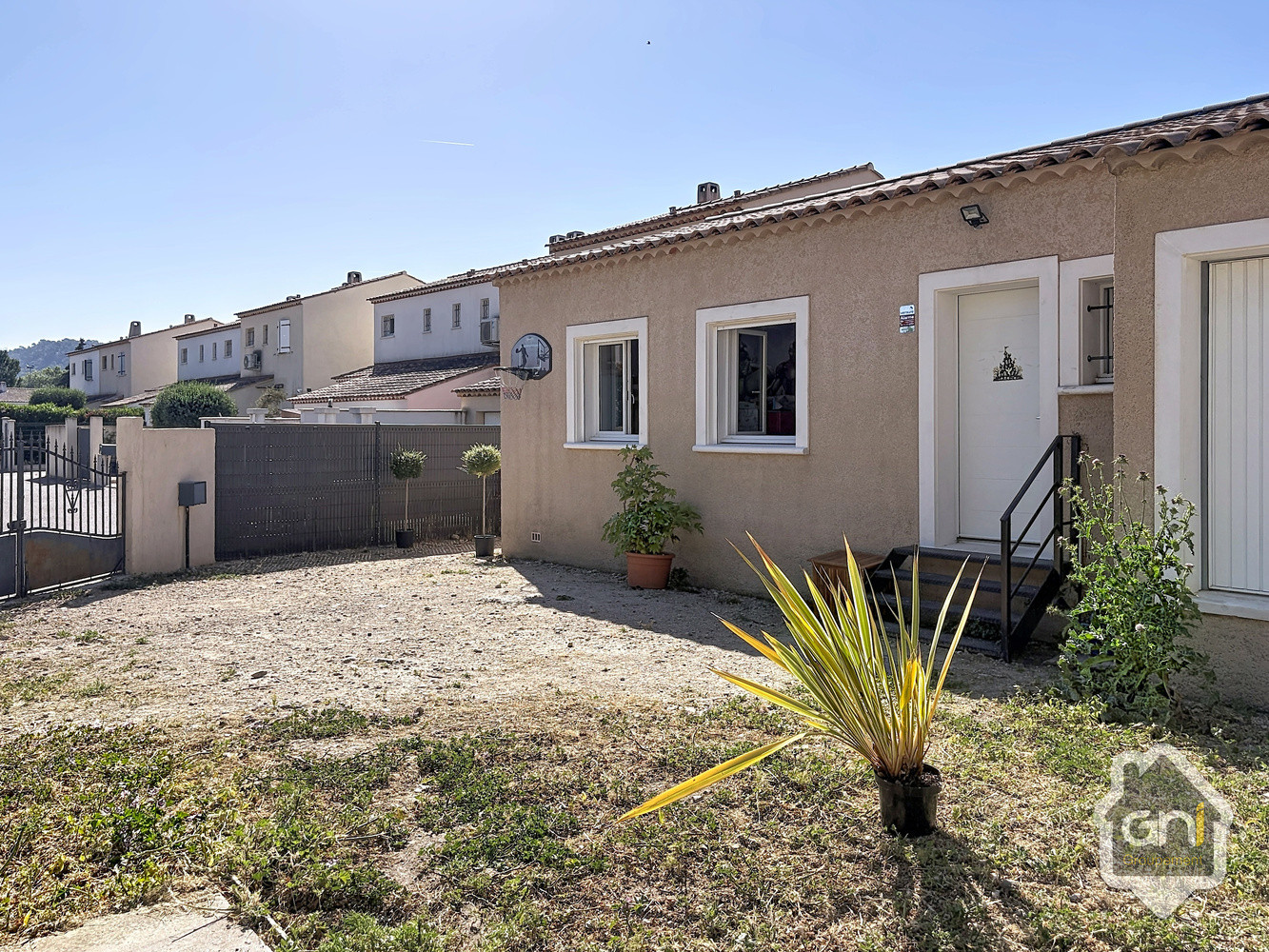 
                                                Vente
                                                 Maison T5 avec jardin et piscine.