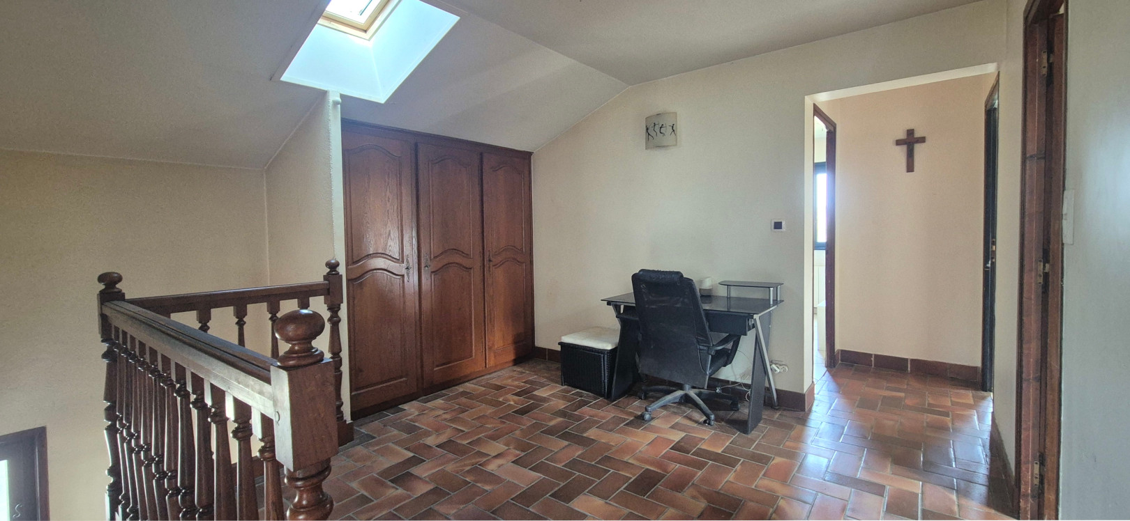 
                                                Vente
                                                 Maison traditionnelle de T5 de 150 m² + garage sur un terrain de 1160 m²