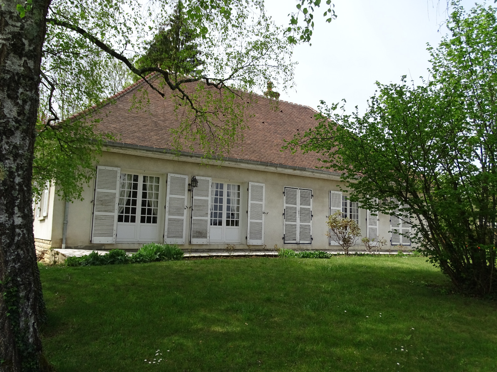 
                                                Vente
                                                 Maison traditionnelle, paysagé jardin et verger