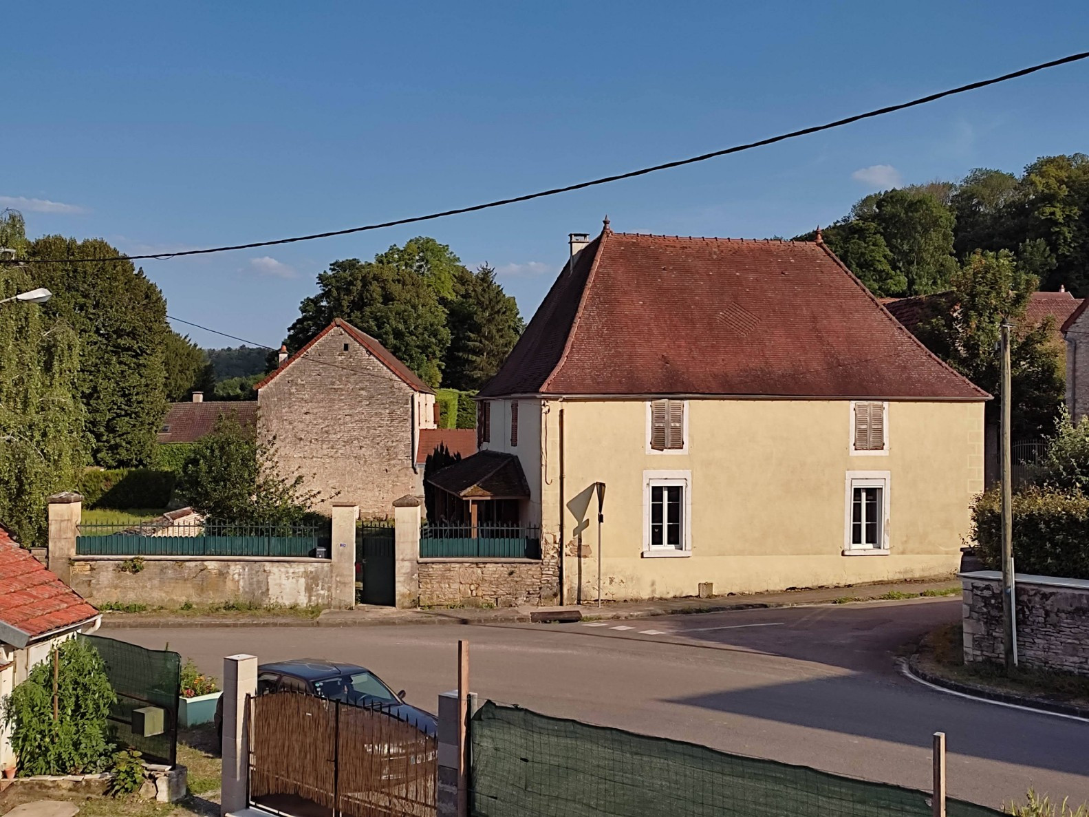 
                                                Vente
                                                 Maison traditionnelle proche du canal de Bourgogne