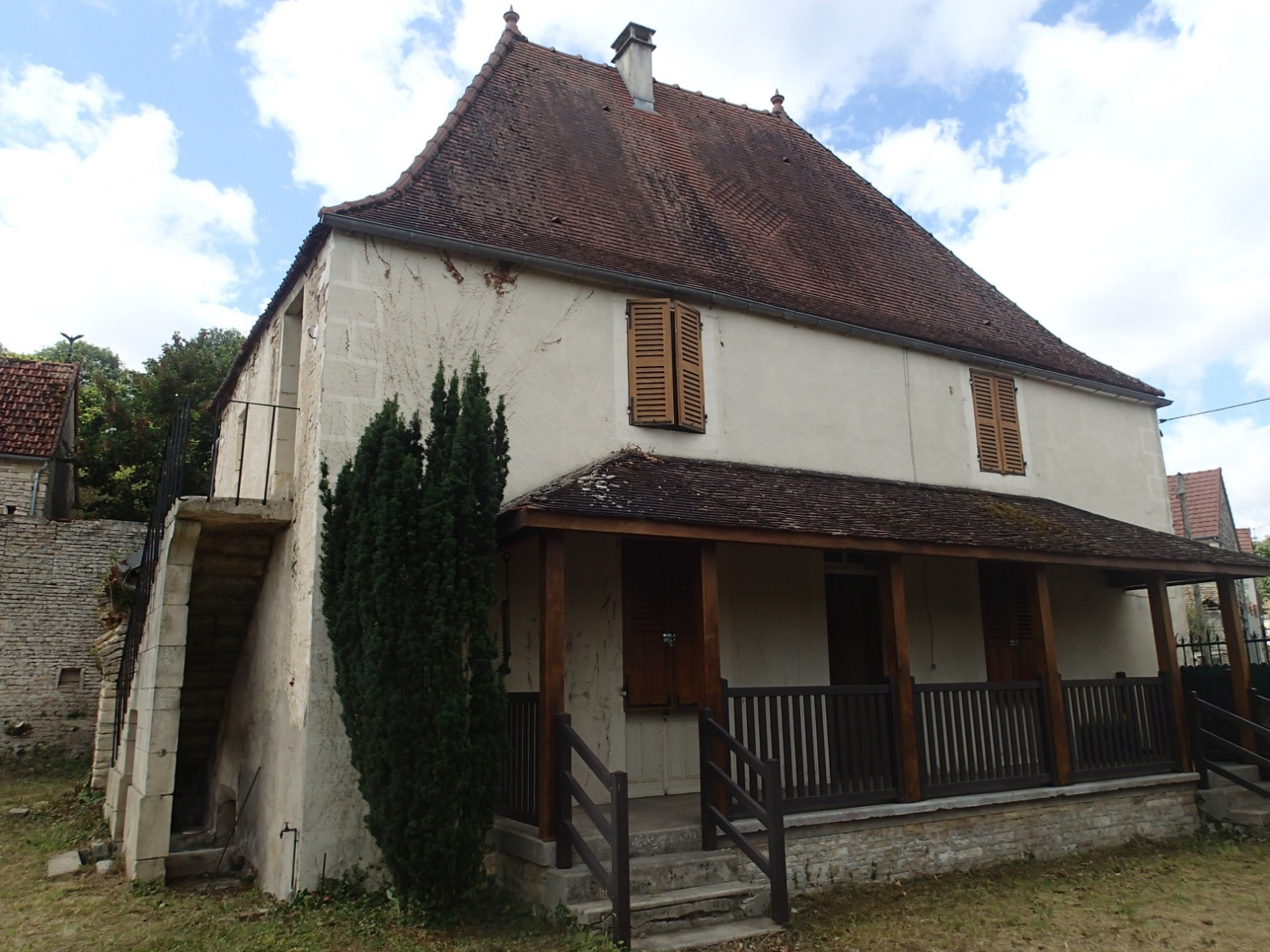 
                                                Vente
                                                 Maison traditionnelle proche du canal de Bourgogne