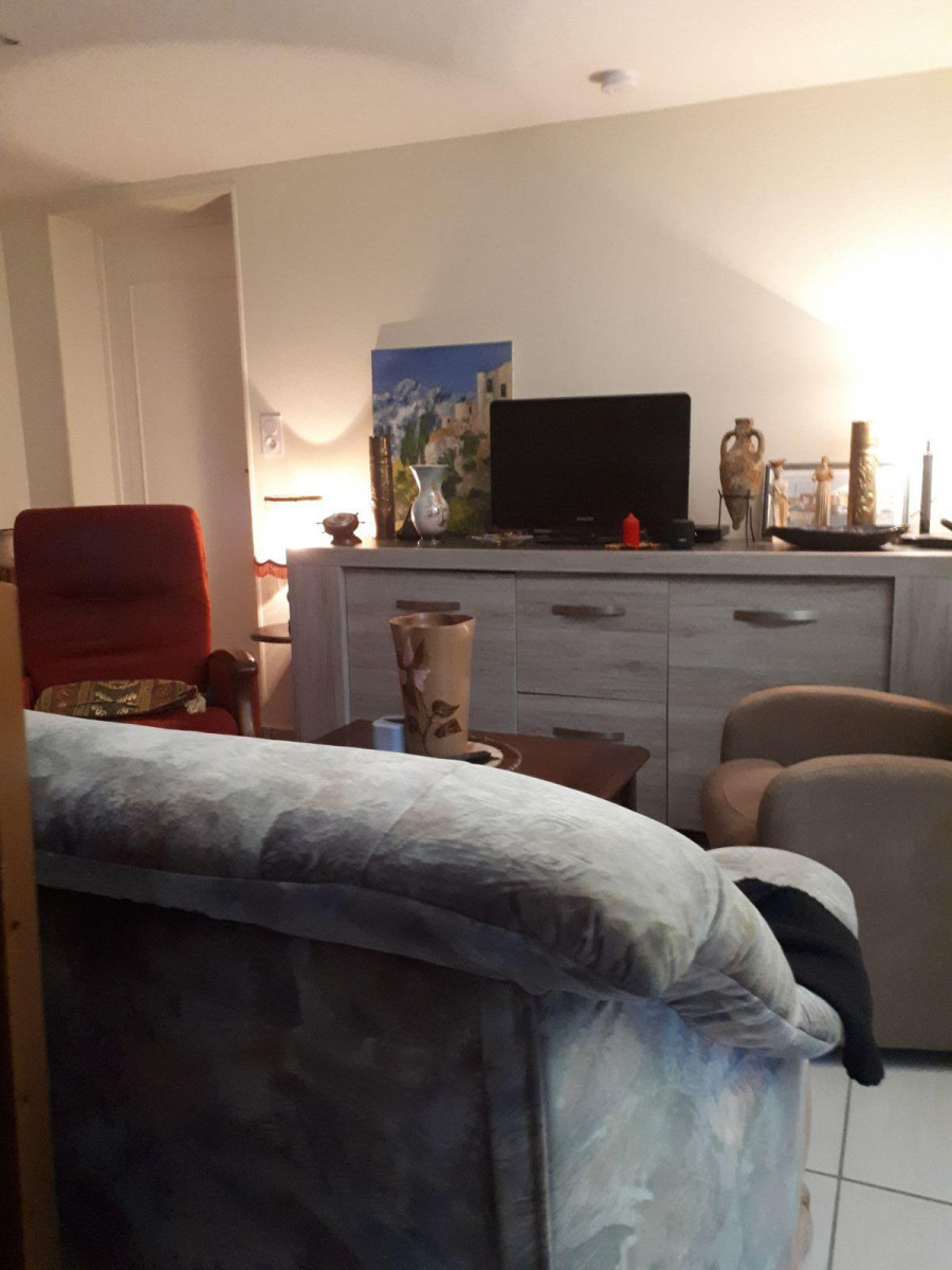 
                                                Location
                                                 Maison tranquille et proche toutes commodités